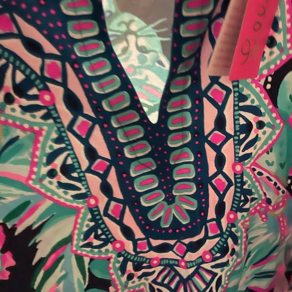 Lilly Pulitzer Top/ Lookin Sharp Engineered Alora Top - Picture 11 of 11